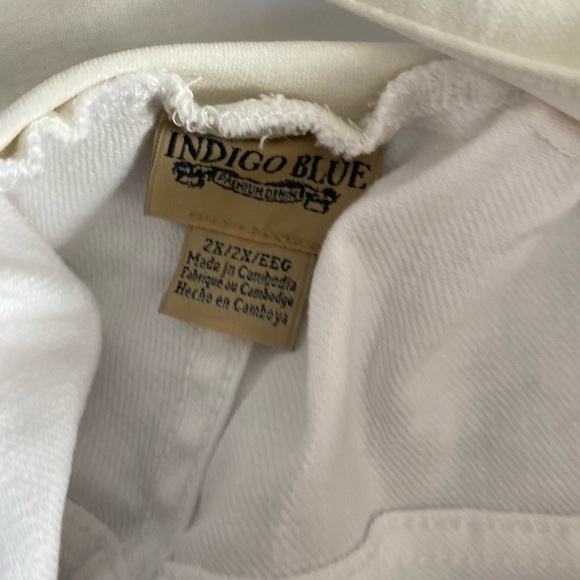 - NWT Women’s Maternity Crossover White Cropped Jeans Size 2X - Picture 6 of 14